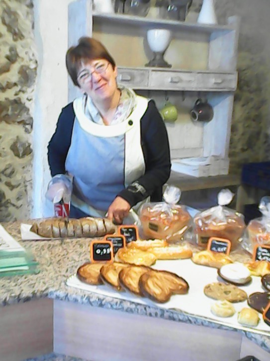 De bakker snijdt ons brood